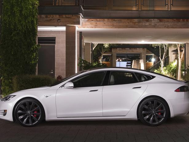 Tesla Model S (2013-2024) - thumbnail side