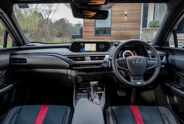 Lexus UX (2019-) - thumbnail side