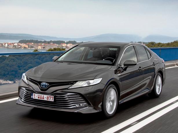 Toyota Camry Hybrid (2019-2021) - thumbnail front
