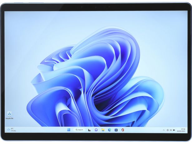 Microsoft Surface Pro 9 - thumbnail side