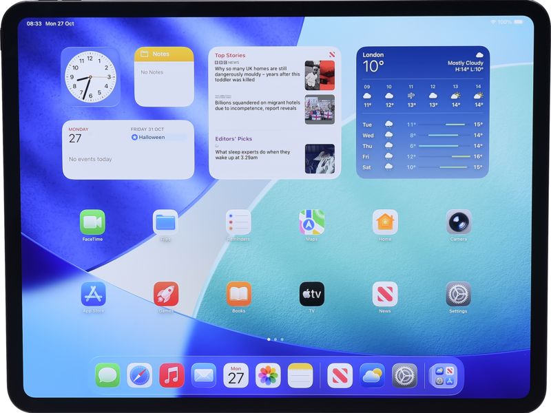 Apple iPad Pro 13-inch (2025) - thumbnail rear