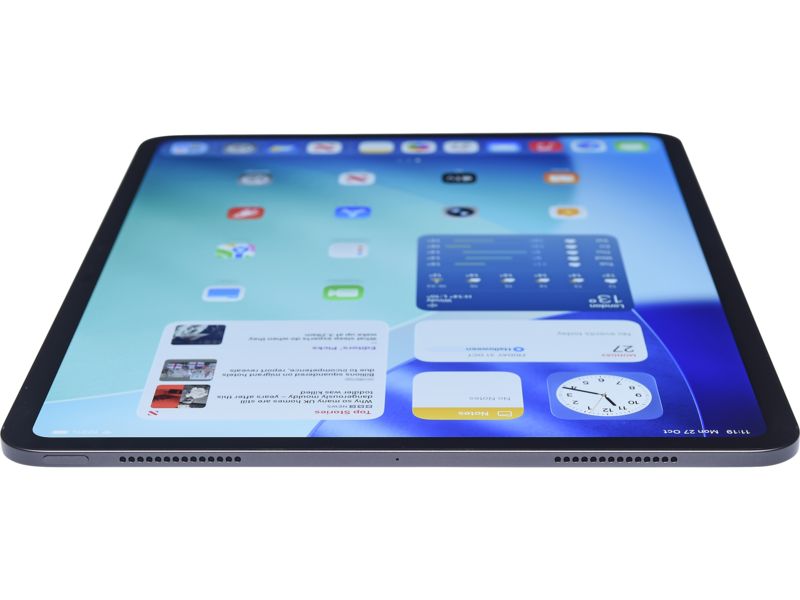 Apple iPad Pro 13-inch (2025) - thumbnail side
