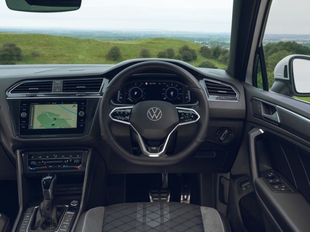 Volkswagen Tiguan PHEV (2021-2024) - thumbnail side