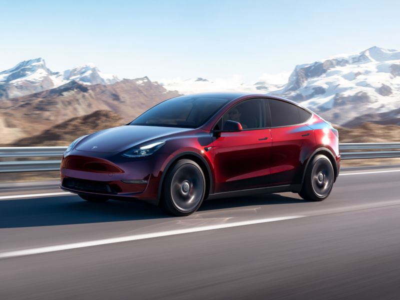 Tesla Model Y (2022-) - thumbnail front
