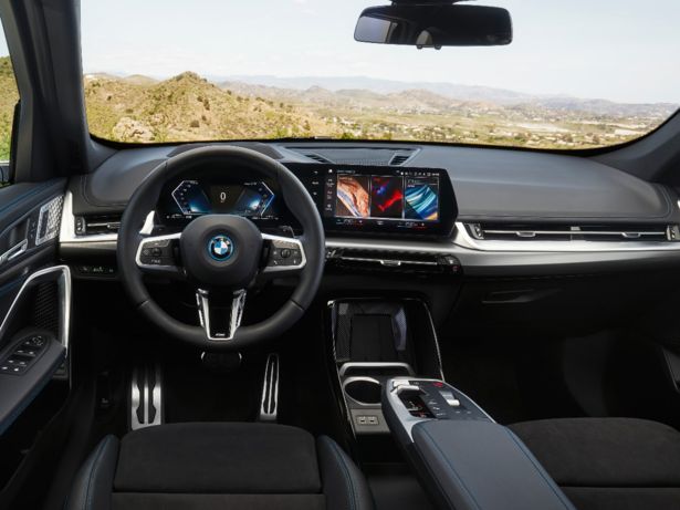 BMW X1 (2022-) - thumbnail side