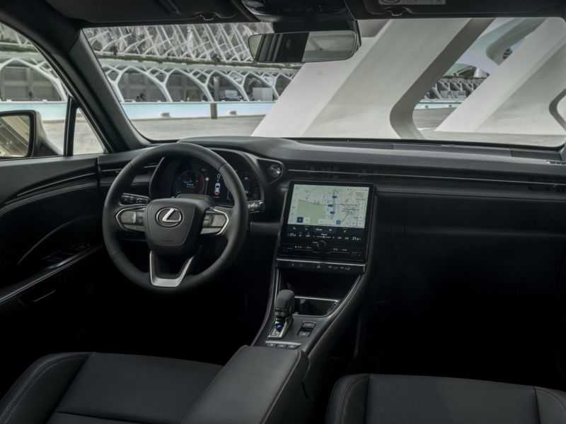 Lexus LBX (2024-) - thumbnail side