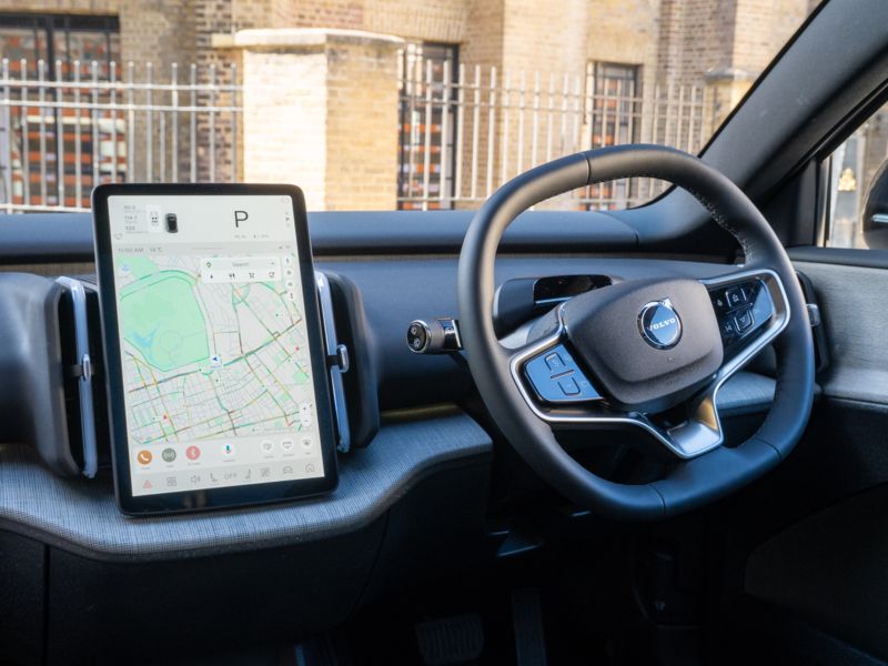 Volvo EX30 Cross Country (2025-) - thumbnail side