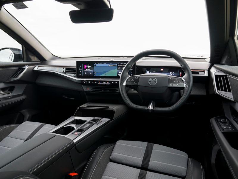 Vauxhall Grandland Hybrid (2024-) - thumbnail side