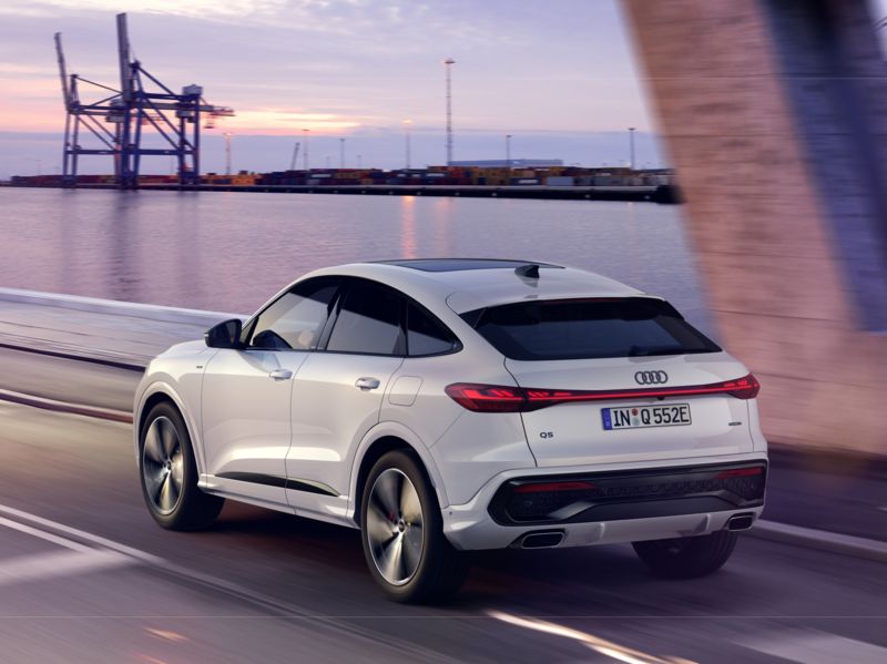 Audi Q5 Sportback e-hybrid (2025-) - thumbnail rear