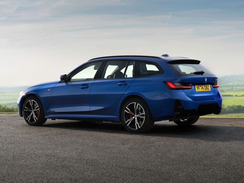 BMW 3 Series Touring Plug-in Hybrid (2020-) - thumbnail rear