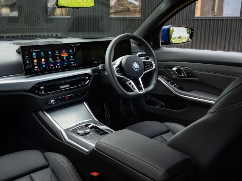 BMW 3 Series Touring Plug-in Hybrid (2020-) - thumbnail side