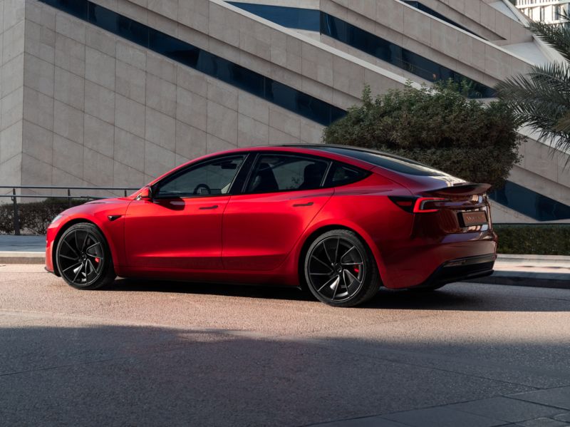 Tesla Model 3 (2023-) - thumbnail rear