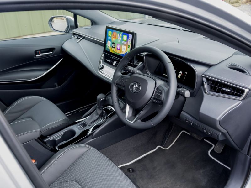Toyota Corolla Touring Sports Hybrid (2019-) - thumbnail side