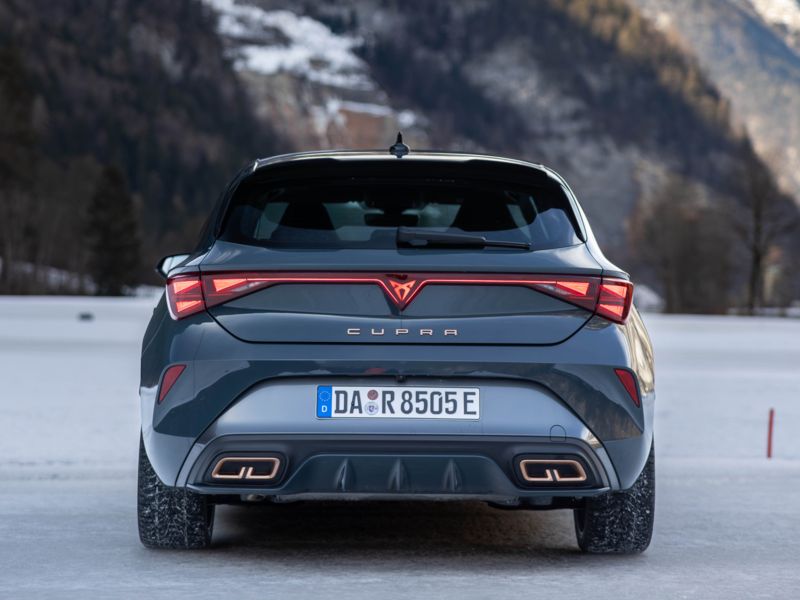Cupra Leon Plug-in Hybrid (2021-) - thumbnail rear