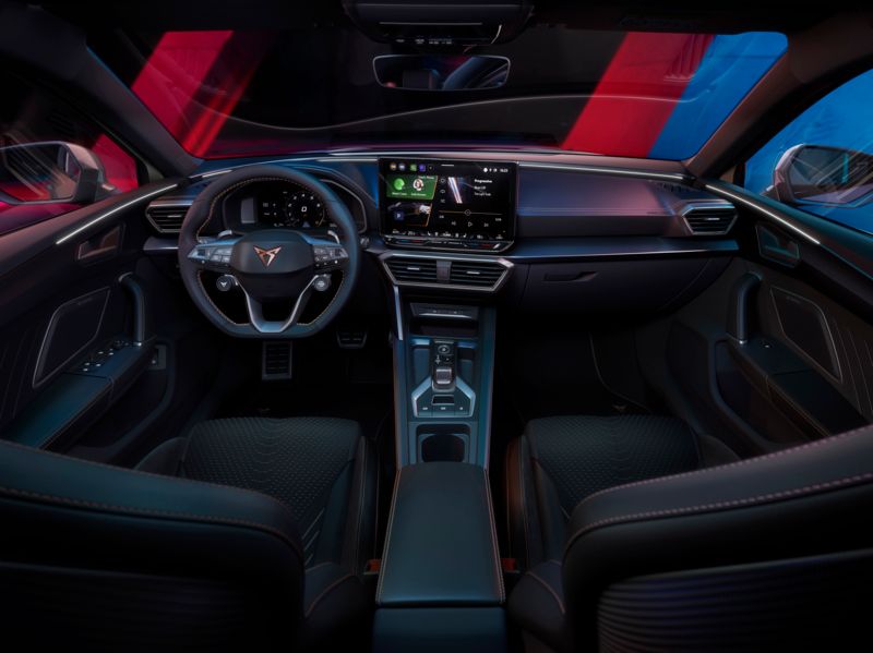 Cupra Leon Plug-in Hybrid (2021-) - thumbnail side