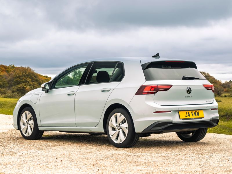 Volkswagen Golf Plug-in Hybrid (2021-) - thumbnail rear