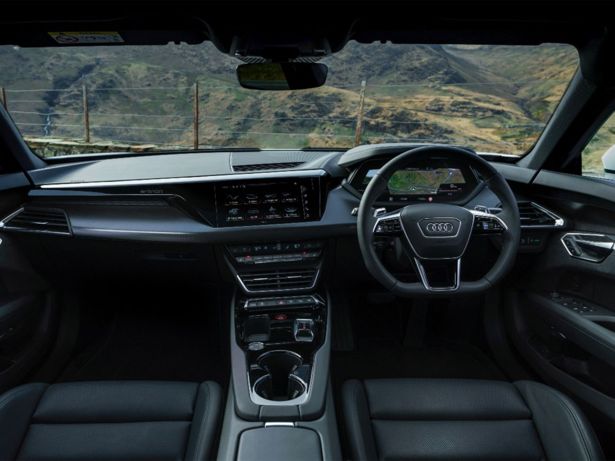 Audi e-tron GT (2021-) - thumbnail side