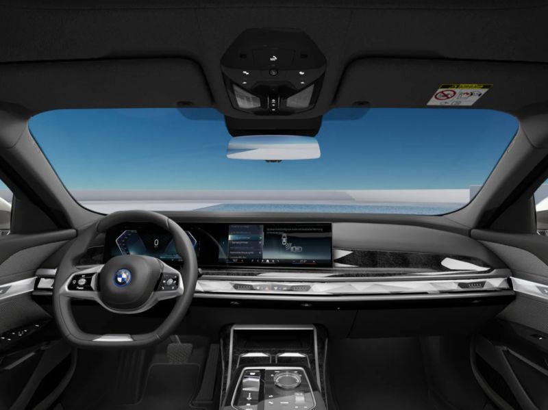 BMW i7 (2022-) - thumbnail side