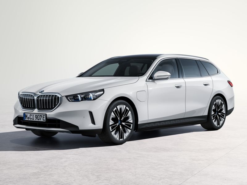 BMW 5 Series Touring Plug-in Hybrid (2024-)
