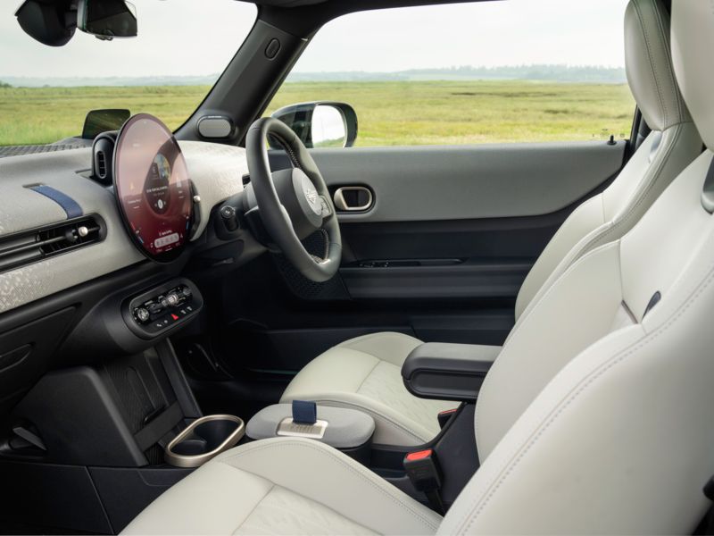 Mini Cooper (2024-) - thumbnail side