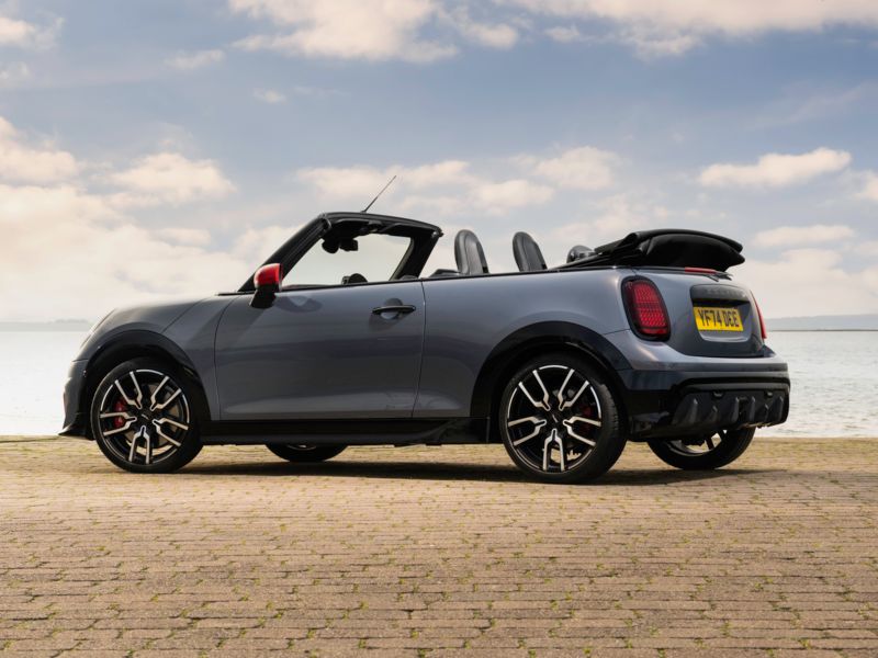 Mini Cooper Convertible (2025-) - thumbnail rear