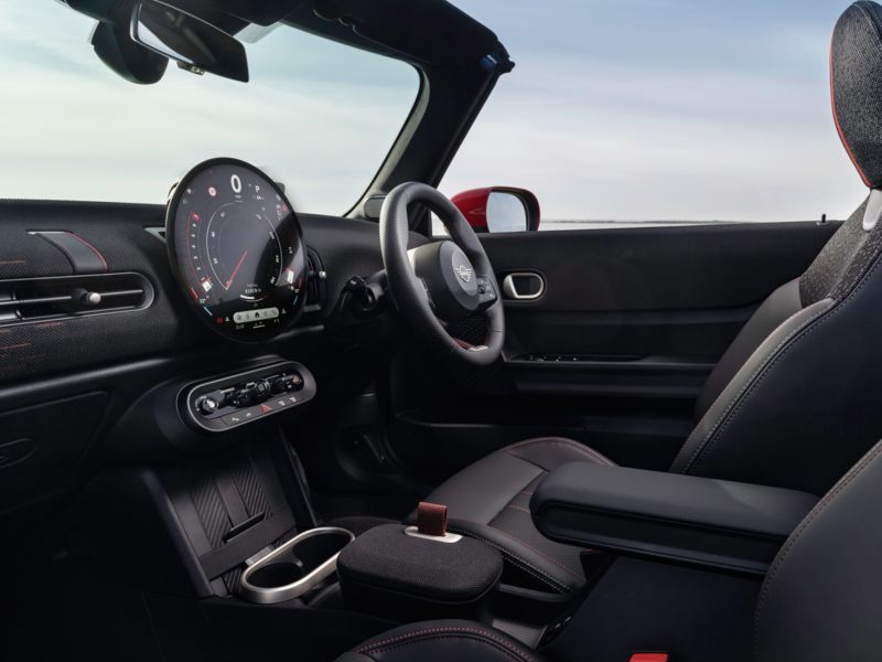 Mini Cooper Convertible (2025-) - thumbnail side