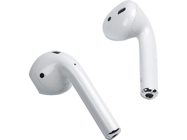 Apple AirPods (2019) with standard charging case - thumbnail rear